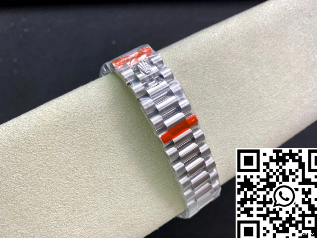 18k Gold 118239 EW Day Date White Rolex Factory 1122